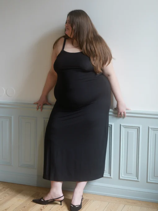 Cheap Djerf Avenue Daily Midi Dress Black