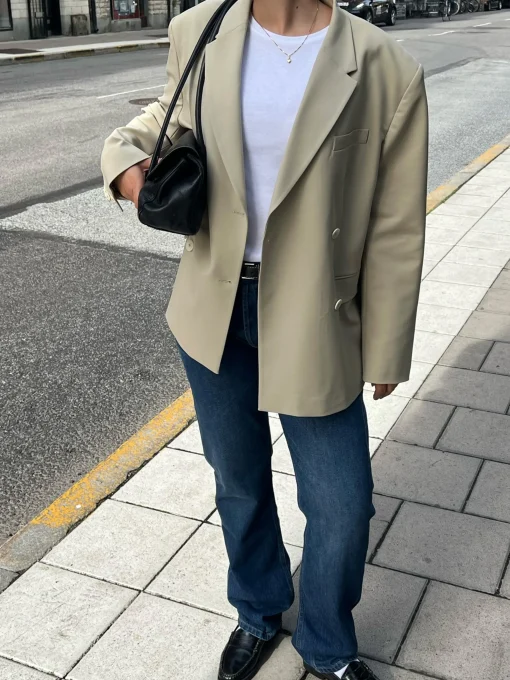 Hot Djerf Avenue Essential Blazer Greige