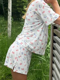New Djerf Avenue Go Slow Shorts Summer Berries